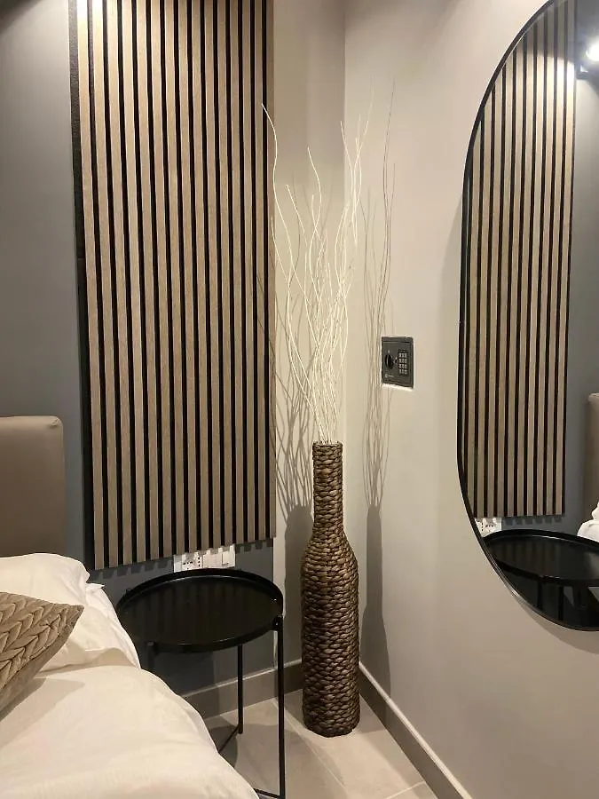 Soha Piazza Di Spagna Boutique Rome 0*,  Italy
